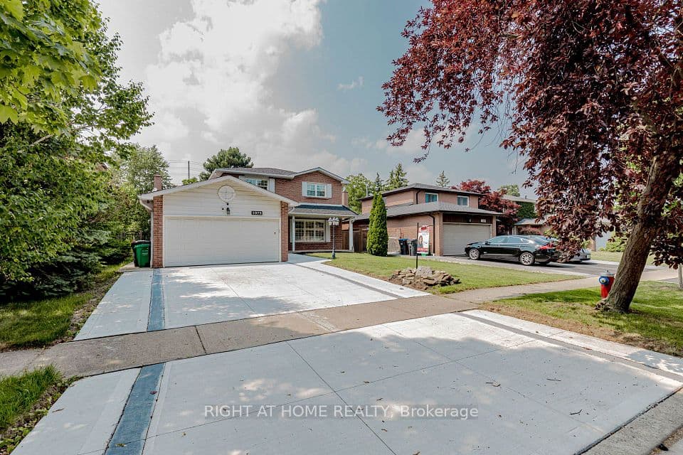 1073 Mesa Crescent, Mississauga, ON L5R 3E7 – main photo