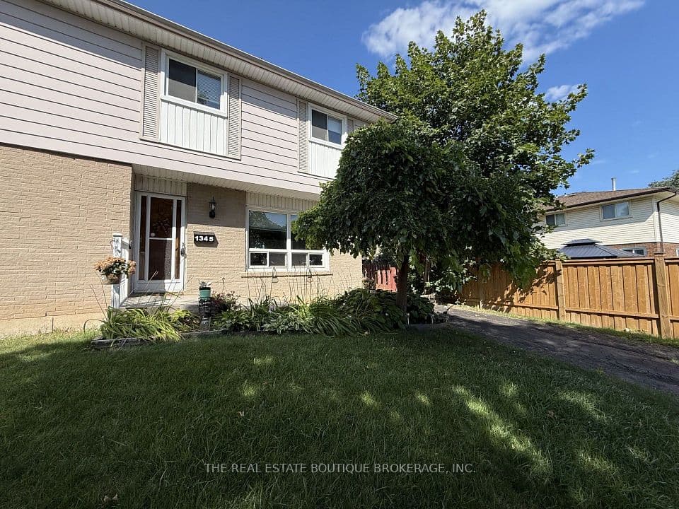 1345 Colonsay Drive, Burlington, ON L7P 2T6 – photo 2