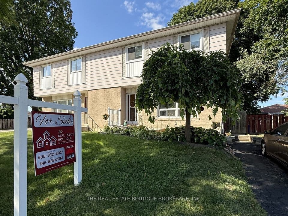 1345 Colonsay Drive, Burlington, ON L7P 2T6 – main photo