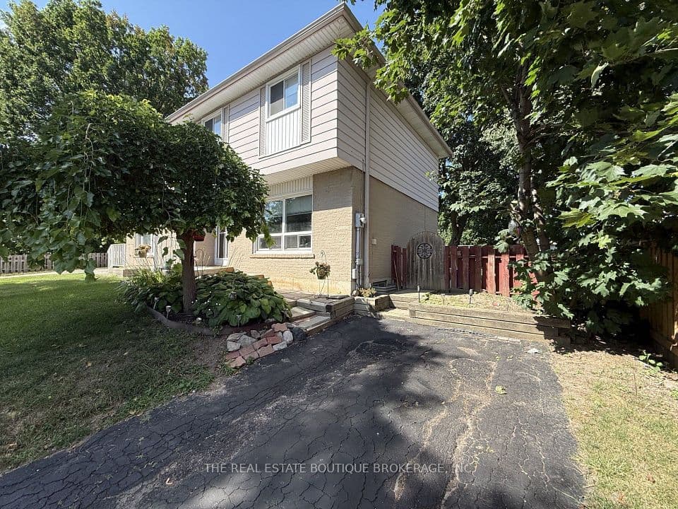 1345 Colonsay Drive, Burlington, ON L7P 2T6 – photo 3