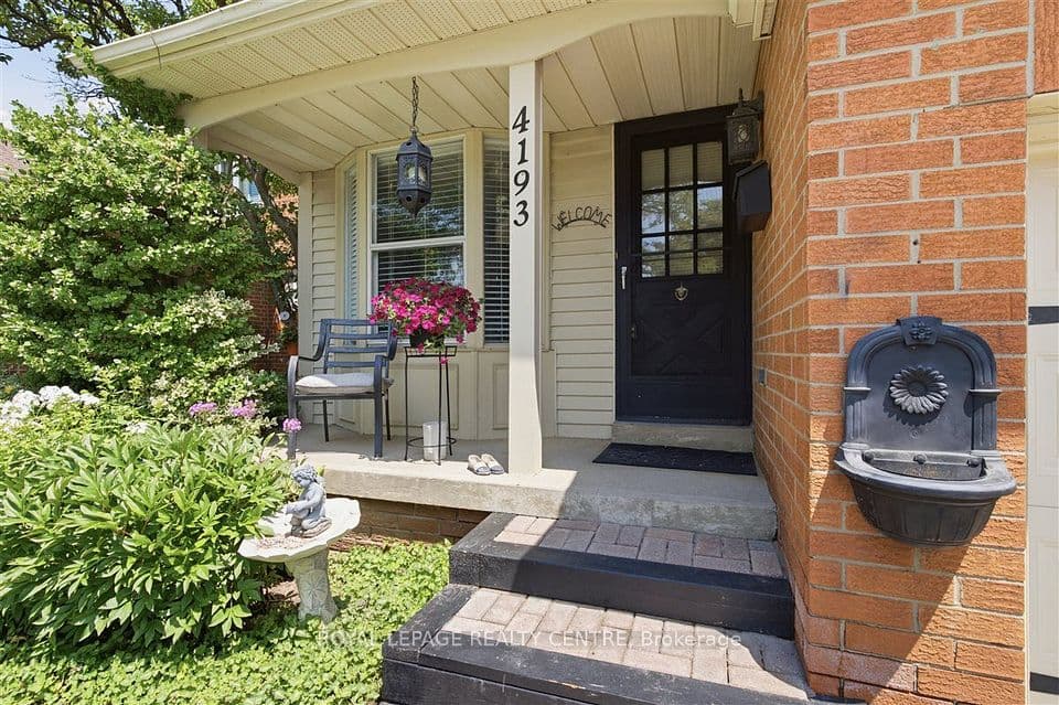 4193 Stonemason Crescent, Mississauga, ON L5L 2Z6 – photo 2