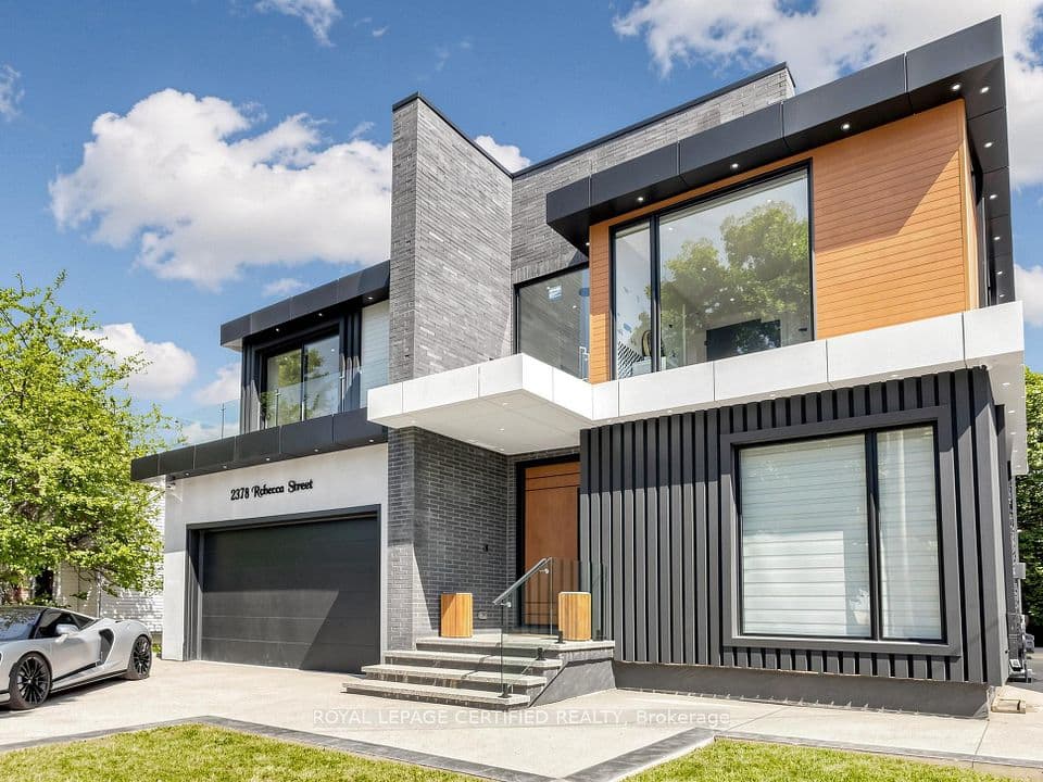 2378 Rebecca Street, Oakville, ON L6L 2A9 – main photo