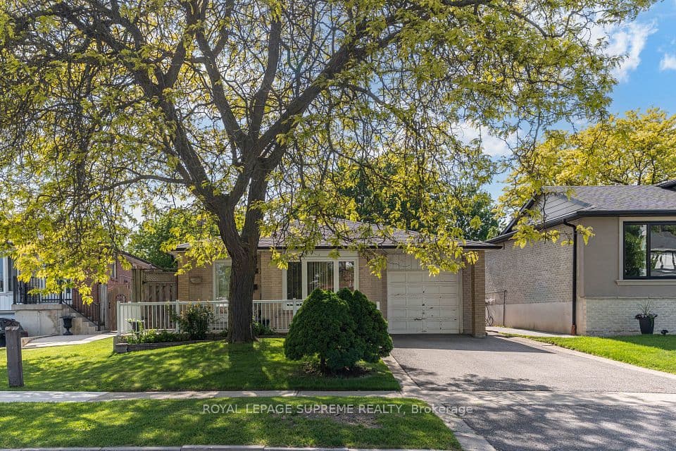 7236 Meyer Drive, Mississauga, ON L4T 3A9 – photo 2