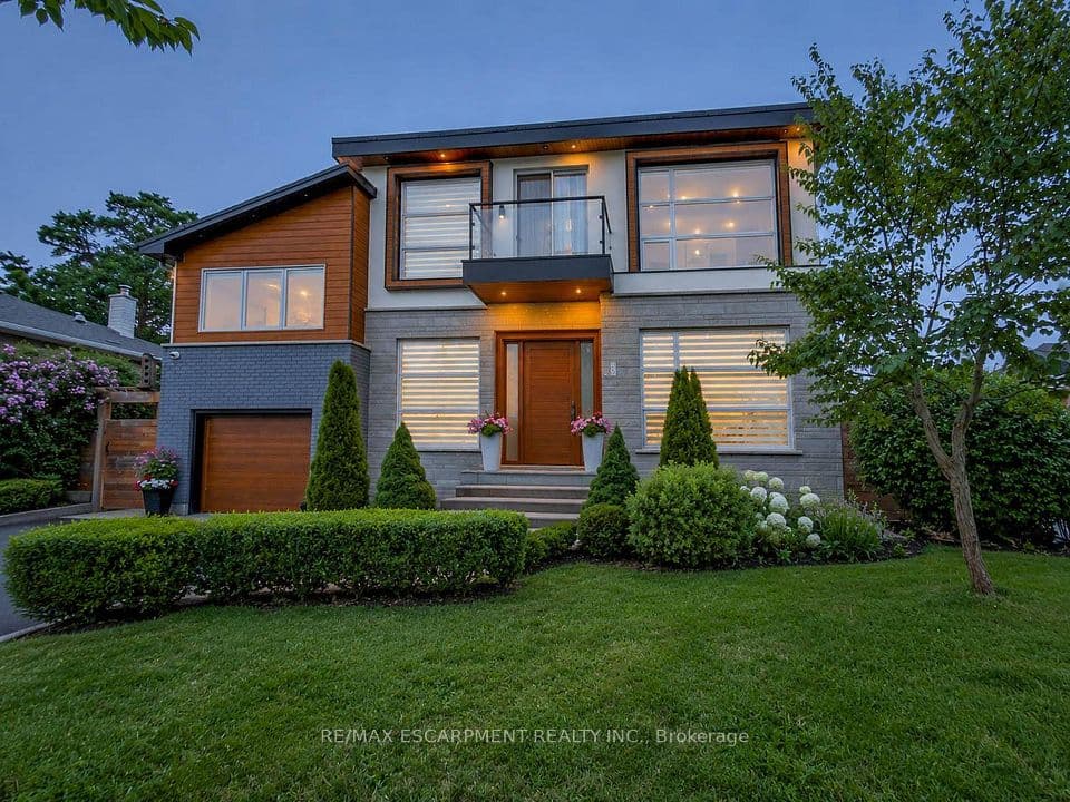5178 Hunter Drive, Burlington, ON L7L 3H8 – main photo