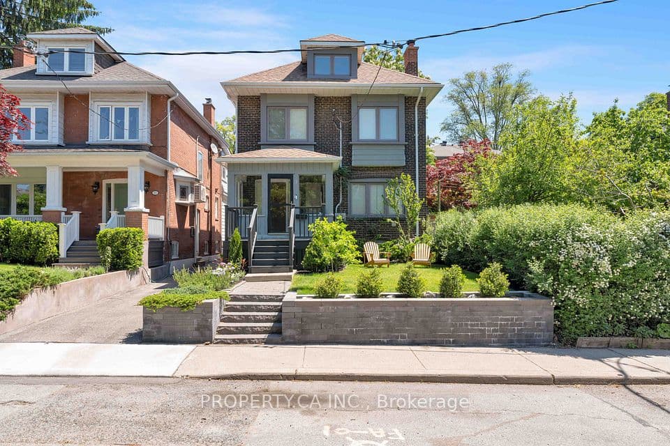 9 Fairview Avenue, Toronto, ON M6P 3A2 – main photo