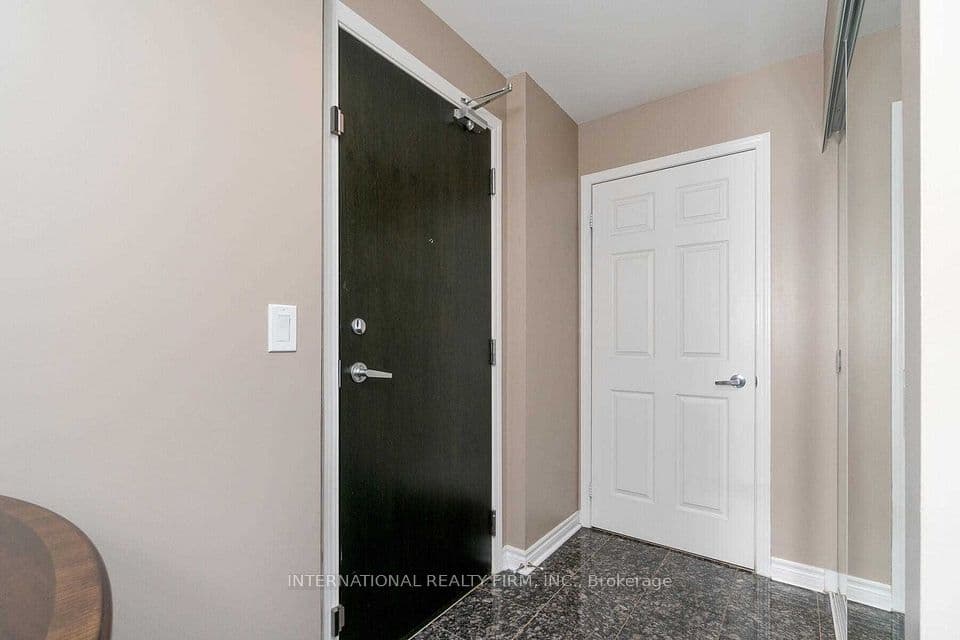 388 Prince Of Wales Drive 2004, Mississauga, ON L5B 0A1 – photo 3