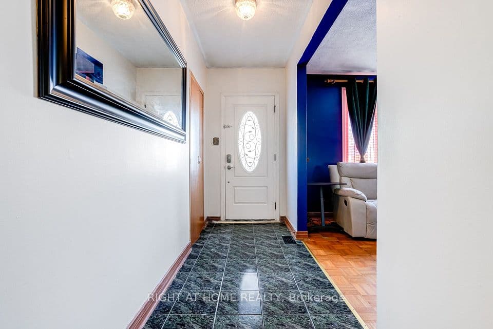 4 Leslie Street, Brampton, ON L6X 2J4 – photo 2