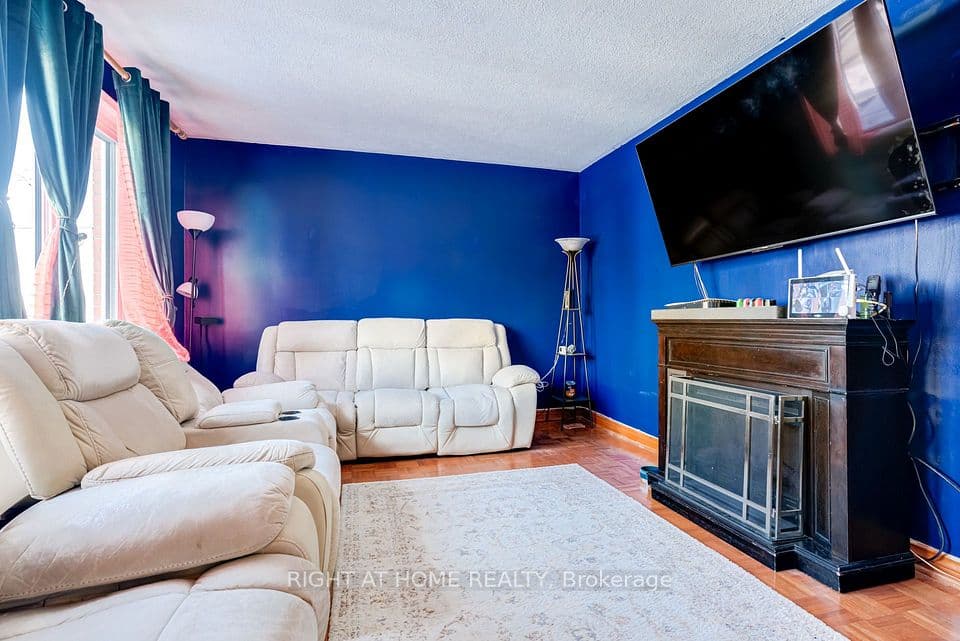 4 Leslie Street, Brampton, ON L6X 2J4 – photo 3