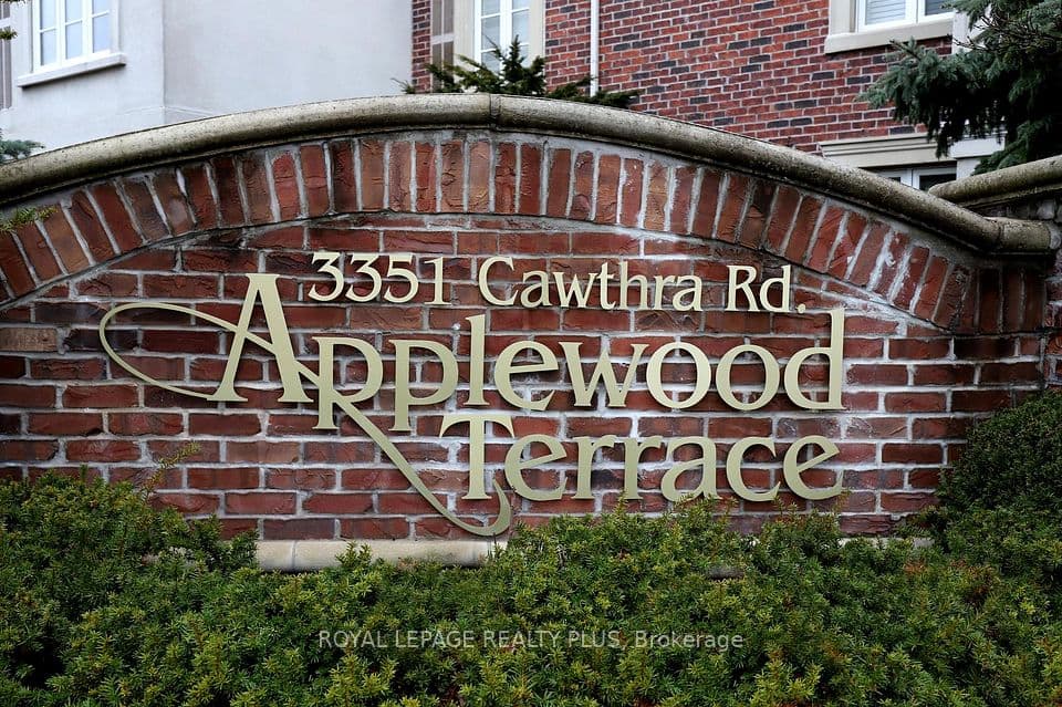 3351 Cawthra Road 215, Mississauga, ON L5A 4N5 – photo 3
