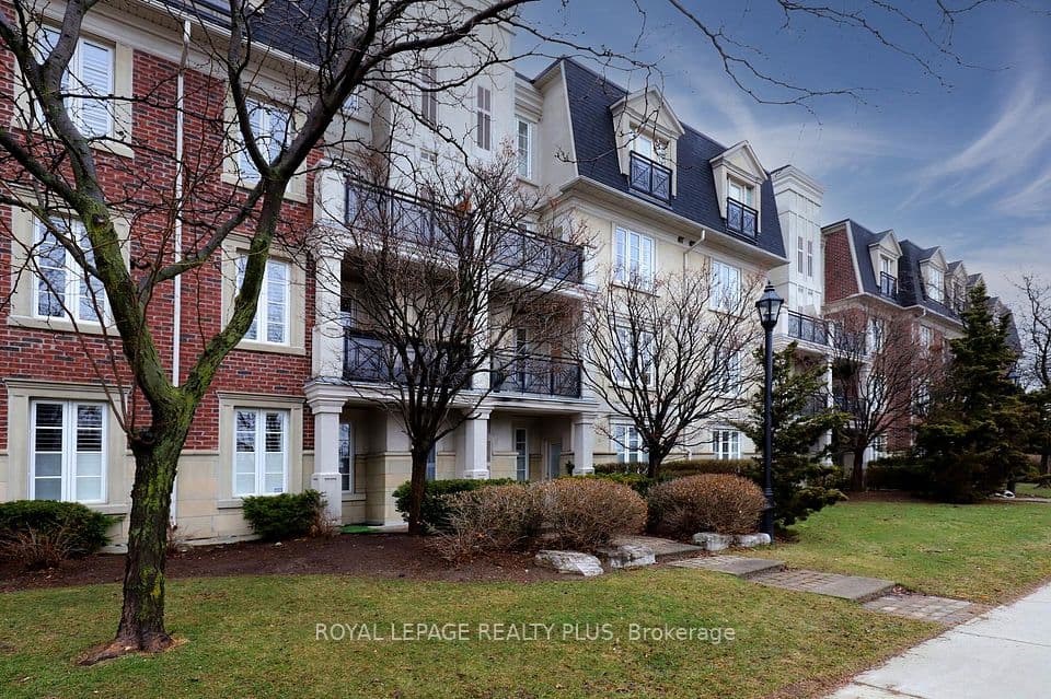 3351 Cawthra Road 215, Mississauga, ON L5A 4N5 – main photo