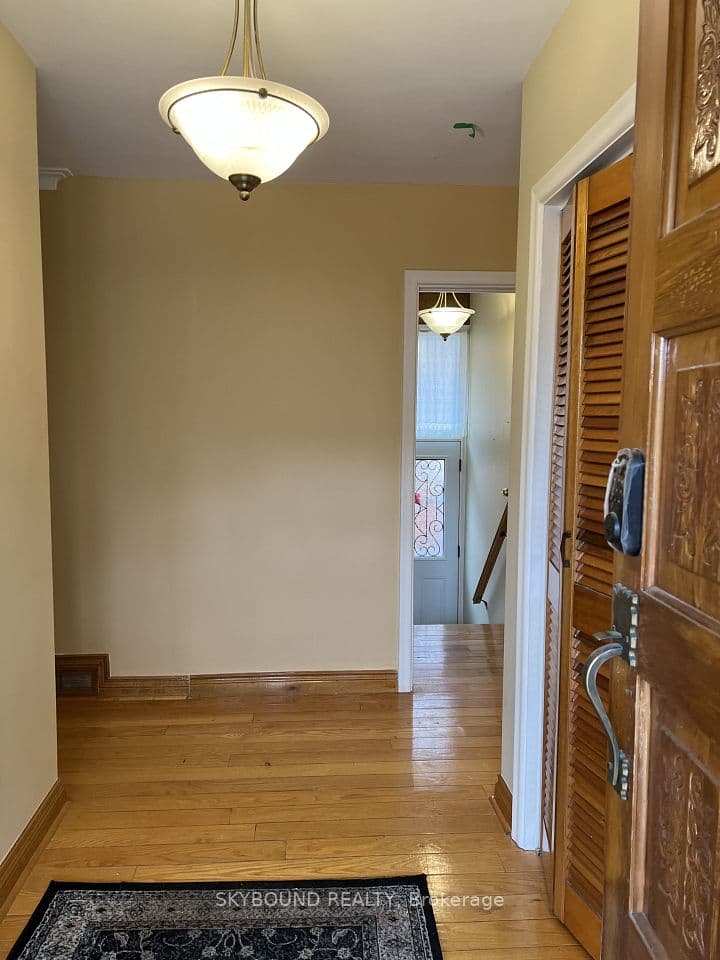 33 Bradstock Road, Toronto, ON M9M 1M9 – photo 2