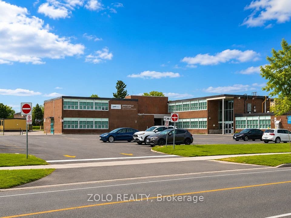 3250 The Credit Woodlands N/A 16, Mississauga, ON L5C 2J6 – photo 2