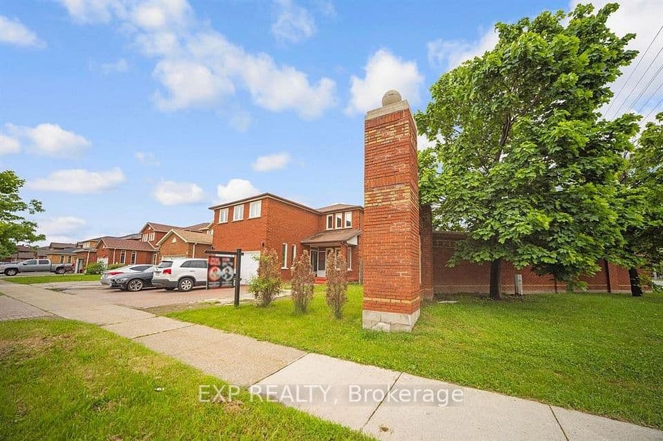 692 Huntington Ridge Drive, Mississauga, ON L5R 1Z5 – photo 3