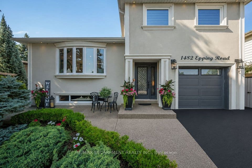 1482 Epping Road, Burlington, ON L7M 1P4 – photo 2