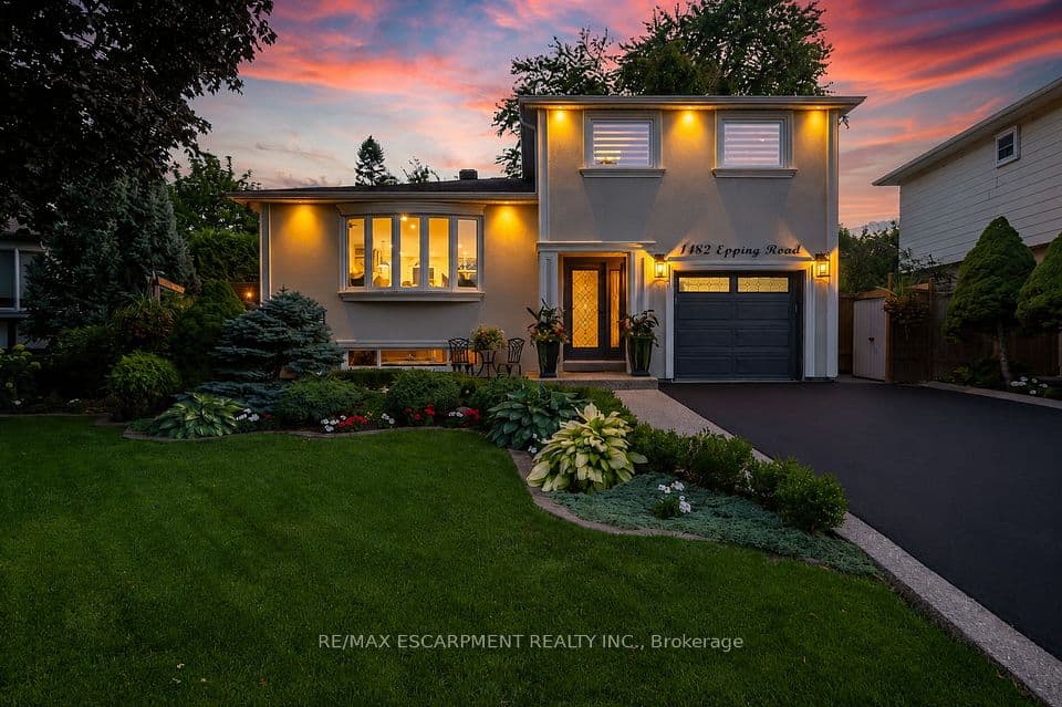 1482 Epping Road, Burlington, ON L7M 1P4 – main photo