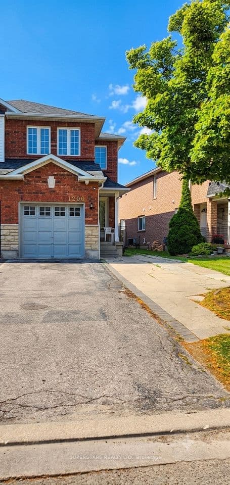 1200 Foxglove Place, Mississauga, ON L5V 2N1 – photo 2