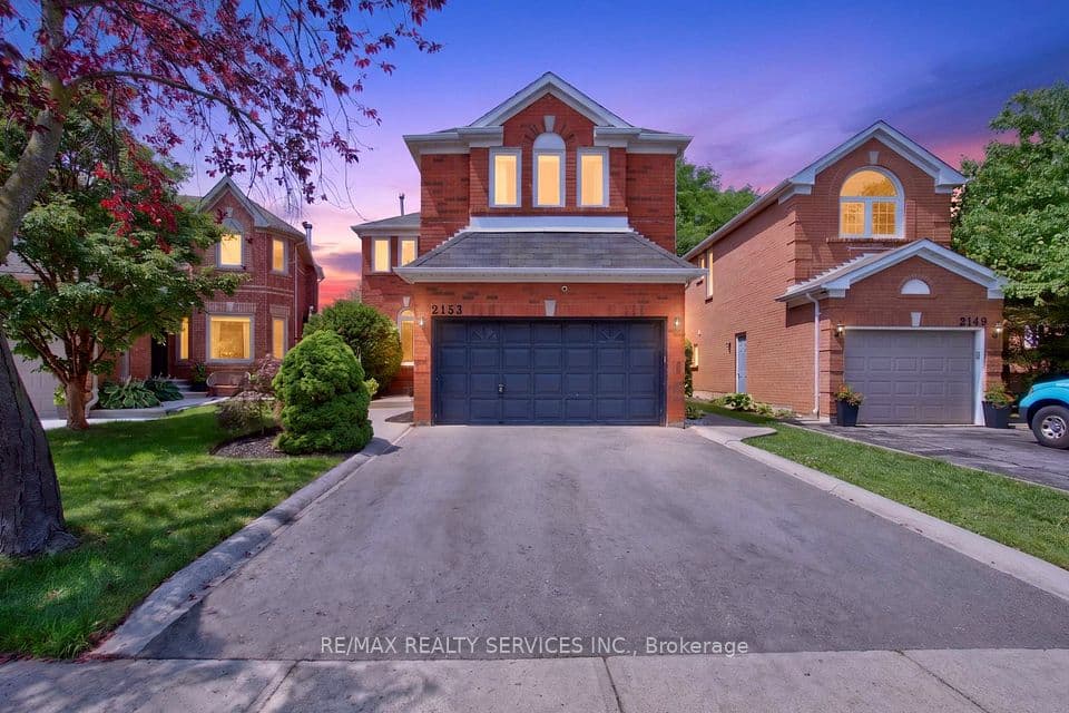 2153 Oak Bliss Crescent, Oakville, ON L6M 3K2 – main photo