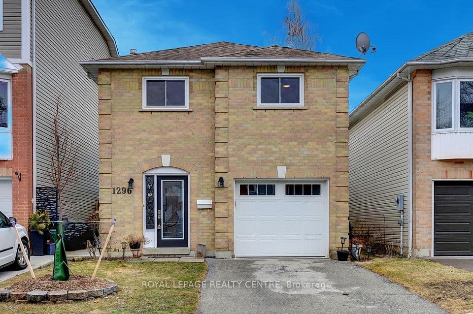 1296 Woodhill Court, Mississauga, ON L5E 3H1 – main photo
