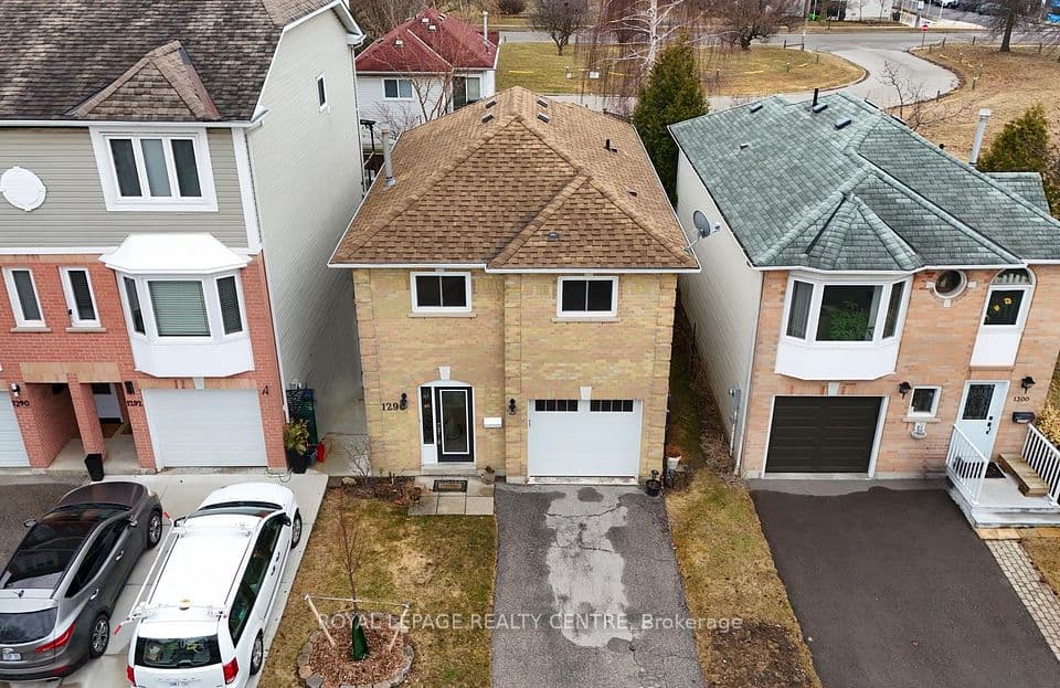 1296 Woodhill Court, Mississauga, ON L5E 3H1 – photo 2