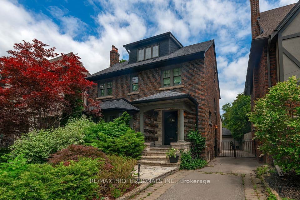 61 Grenview Boulevard N, Toronto, ON M8X 2K3 – main photo
