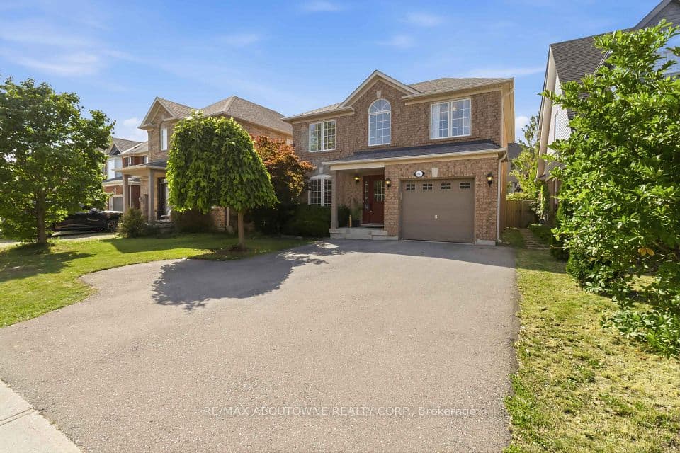 2927 Westoak Trails Boulevard, Oakville, ON L6M 4V2 – photo 2