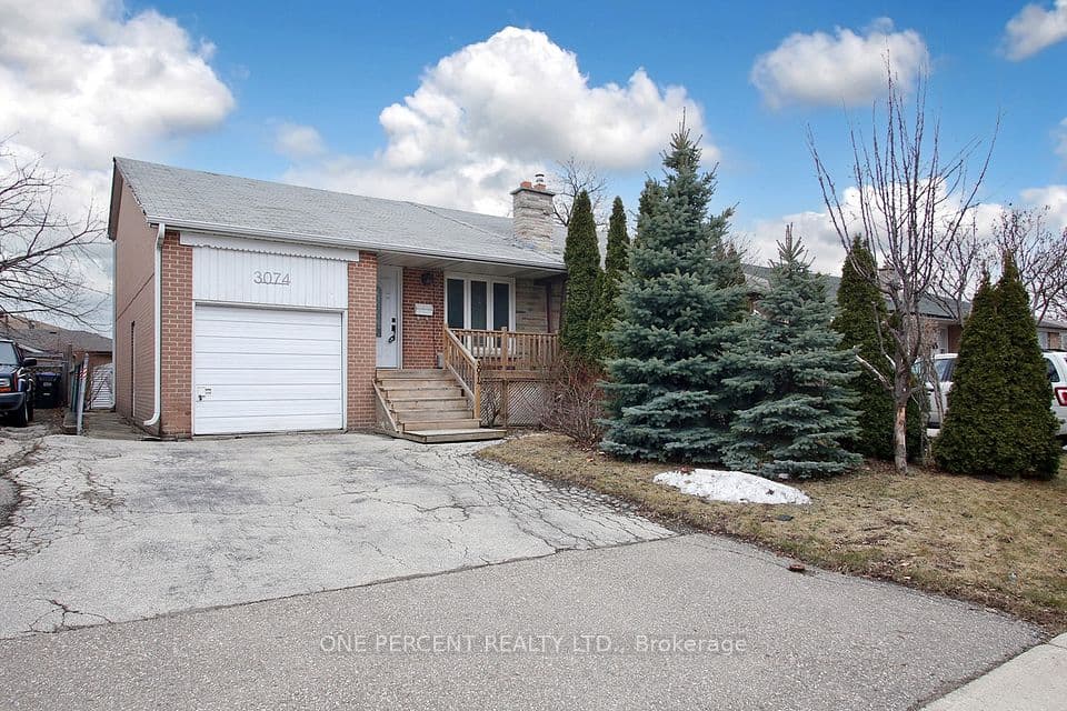 3074 Merritt Avenue, Mississauga, ON L4T 1P2 – main photo