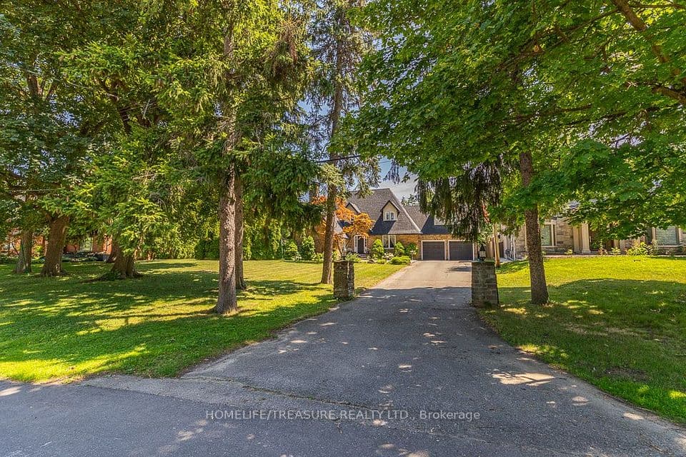 39 Yorkleigh Avenue, Toronto, ON M9P 1Y3 – photo 2