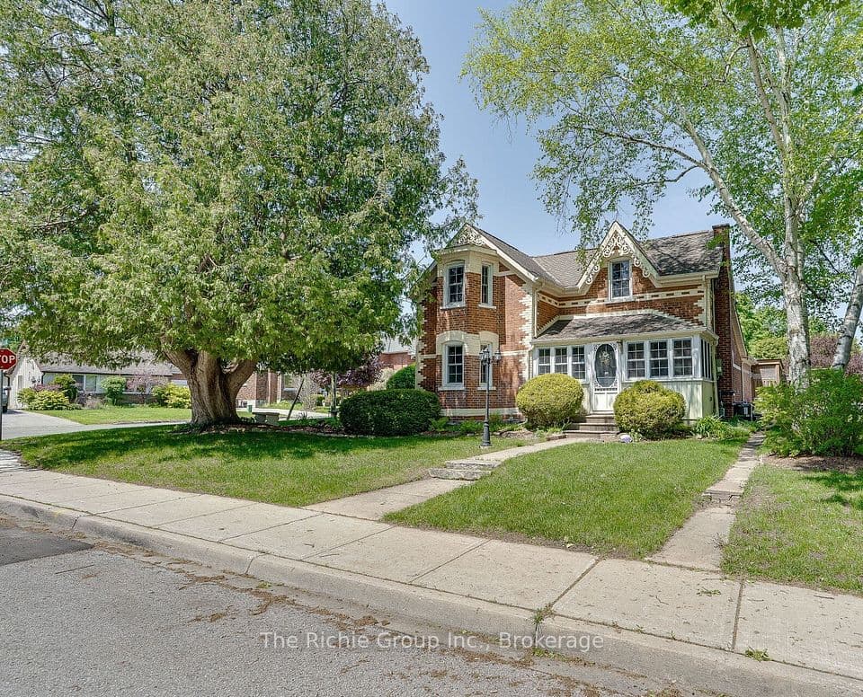 15 Emma Street, Caledon, ON L7C 1K5 – photo 2