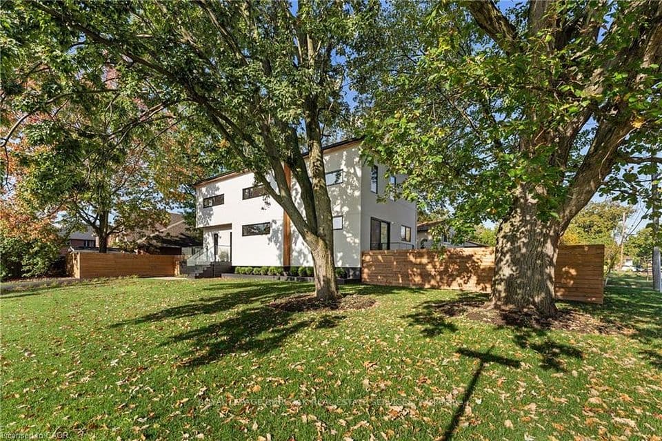 5427 ANTHONY Place, Burlington, ON L7L 3G9 – photo 2