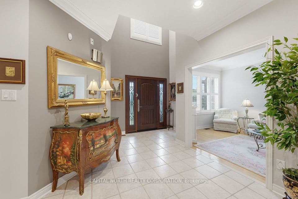 6 Veerland Drive, Toronto, ON M6L 1R9 – photo 2