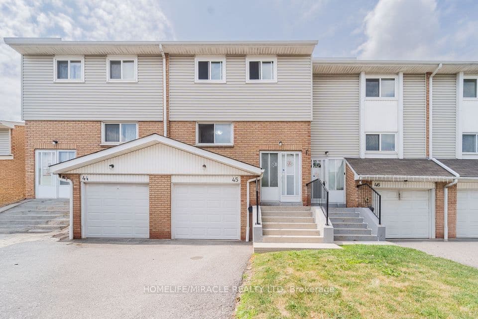 45 Lincoln Court, Brampton, ON L6T 3Z2 – photo 2