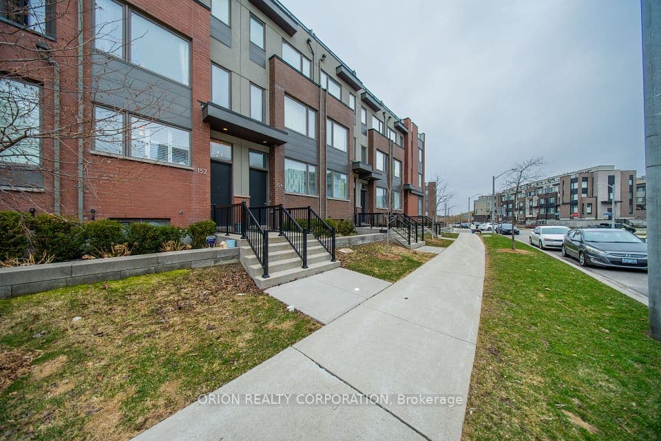 152 Frederick Tisdale Drive, Toronto, ON M3K 0A8 – main photo