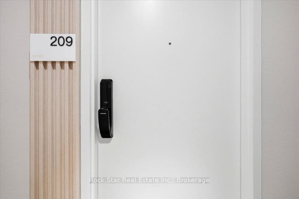 28 Ann Street 209, Mississauga, ON L5G 0E1 – photo 3