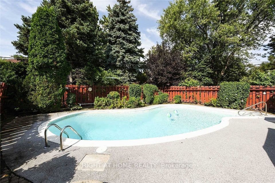21 Mitre Place, Toronto, ON M9R 3C5 – photo 2