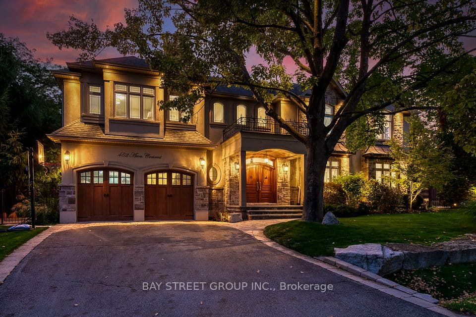 452 Avon Crescent, Oakville, ON L6J 2T3 – photo 3