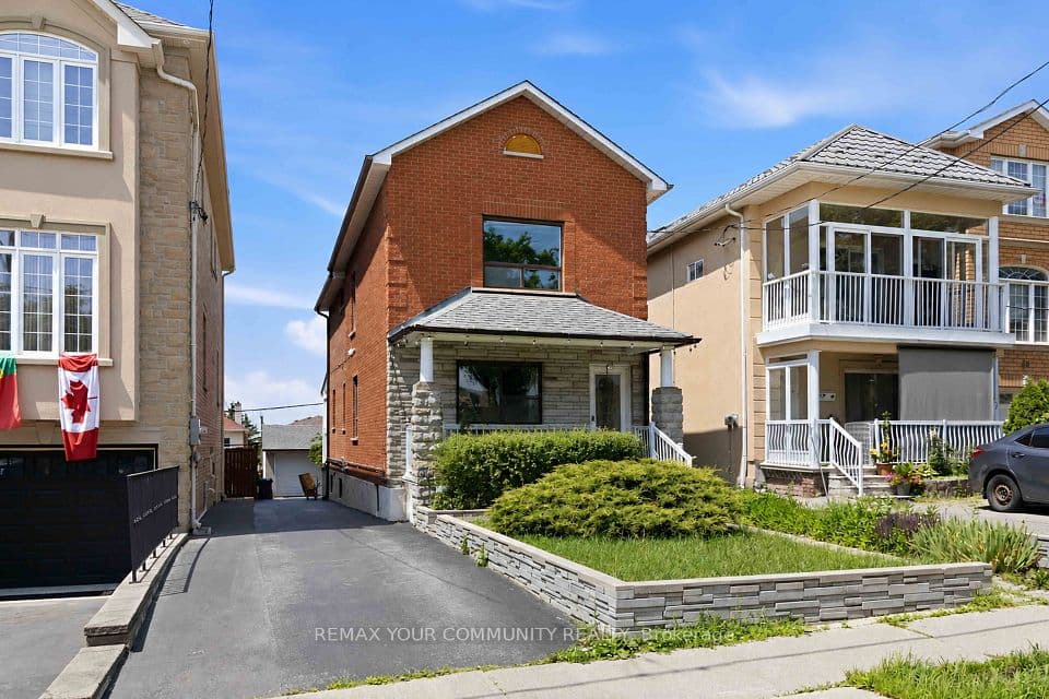 32 Kirknewton Road, Toronto, ON M6E 3Y1 – photo 2