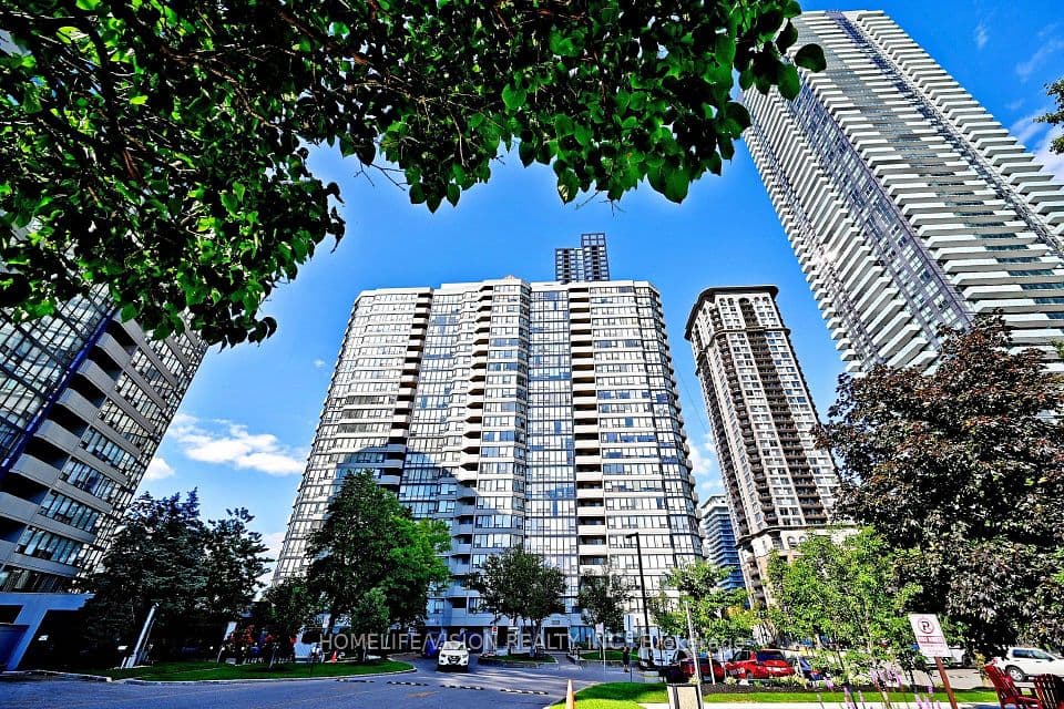 330 Rathburn Road W 306, Mississauga, ON L5B 3Y1 – main photo