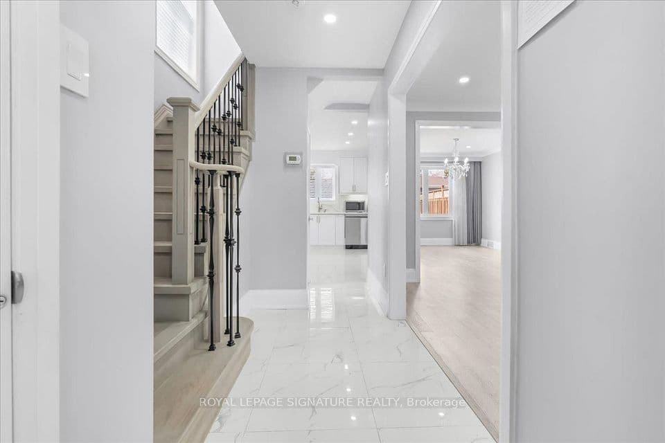 90A Bicknell Avenue, Toronto, ON M6M 4G7 – photo 3