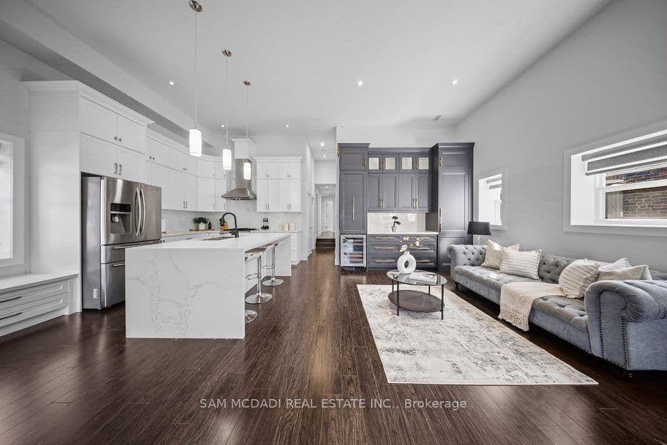 30 Maple Avenue N, Mississauga, ON L5H 2S1 – photo 3