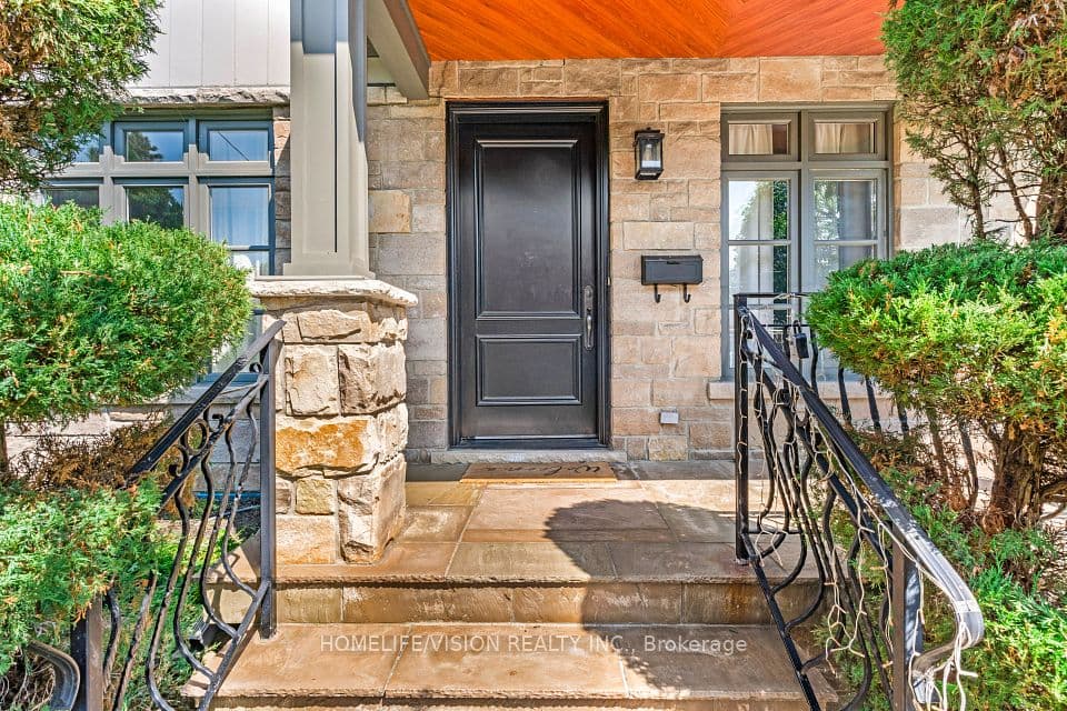 80 North Heights Road, Toronto, ON M9B 2T8 – photo 3