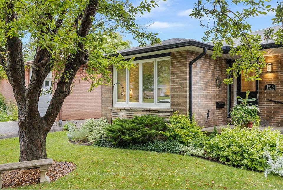 1515 Thetford Court, Mississauga, ON L5J 3N2 – photo 2