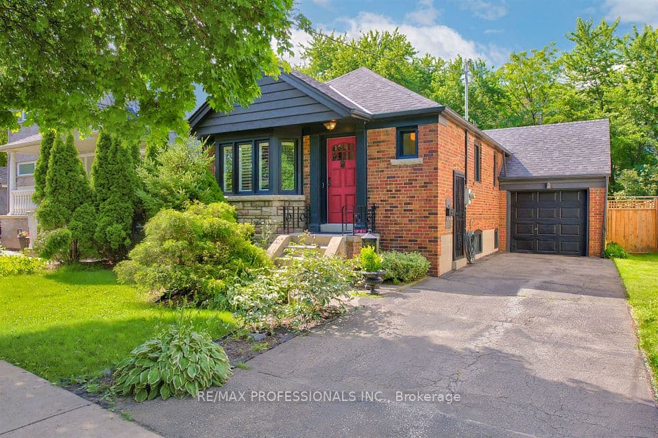 146 Government Road, Toronto, ON M8X 1W5 – main photo
