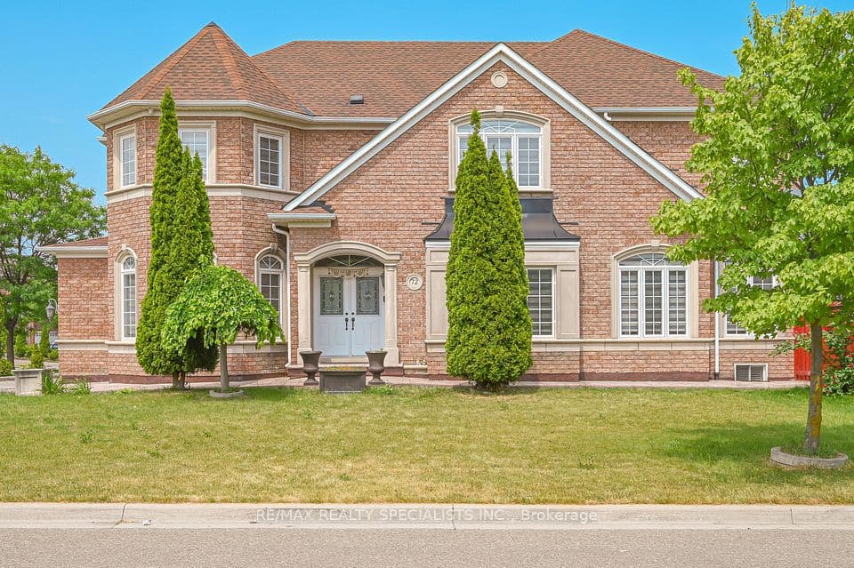 72 Village Lake Crescent, Brampton, ON L6S 6K1 – main photo