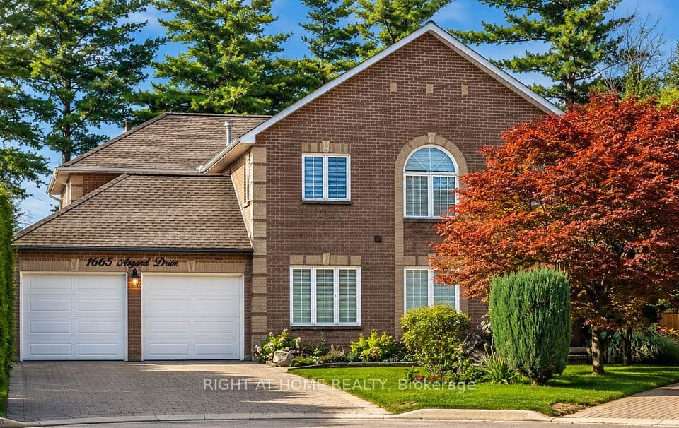 1665 Asgard Drive, Mississauga, ON L5E 3G5 – photo 2