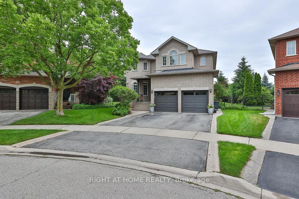 2275 Whitecliffe Way, Oakville, ON L6M 4W3 – main photo