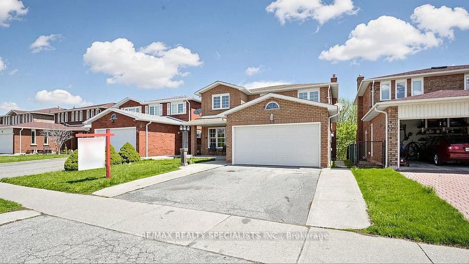 59 Sunforest Drive, Brampton, ON L6Z 2W7 – photo 2