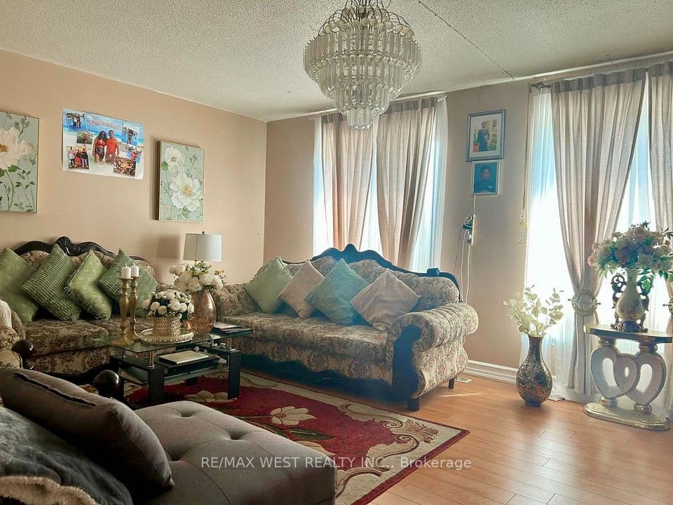 6458 Finch Avenue W 134, Toronto, ON M9V 1T4 – photo 3