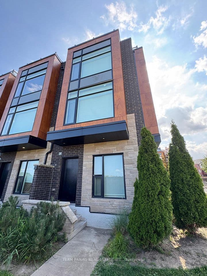 200 Malta Avenue 39, Brampton, ON L6Y 6H8 – main photo