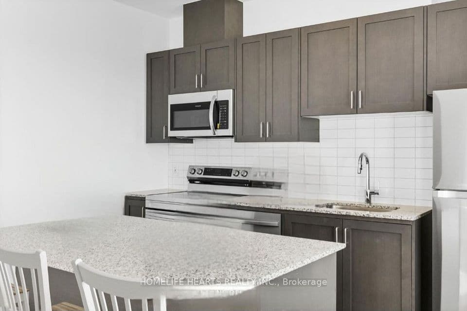 3285 Carding Mill Trail 403, Oakville, ON L6M 1S1 – photo 2