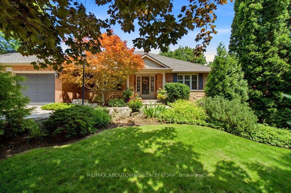 1090 Crofton Way, Burlington, ON L7P 4W8 – photo 3